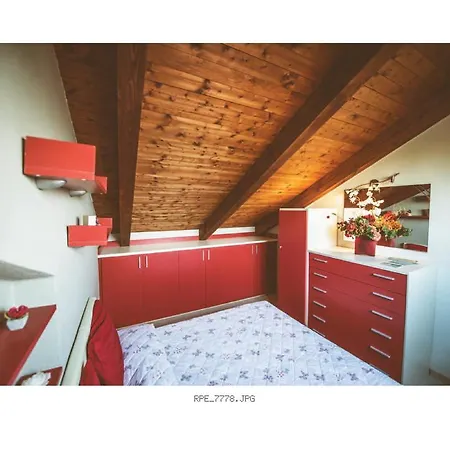 Terrazzo Su Alba Vedetta Альба